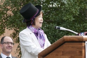 Jeanne Wei wore a top hat in keeping with the ceremony's theme.