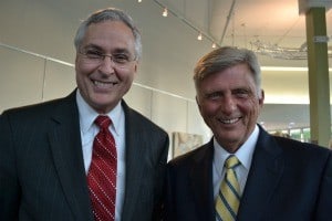 UAMS Chancellor Dan Rahn and Gov. Mike Beebe pose for photo before the show.