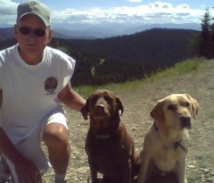 Twenty-plus-year myeloma survivor Ray Washtak of Montana, shown here with his two Labrador Retrievers, also attended the dinner.
