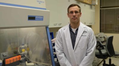 UAMS Graduate School student has received a fellowship from the National Cancer Institute to support his melanoma research.