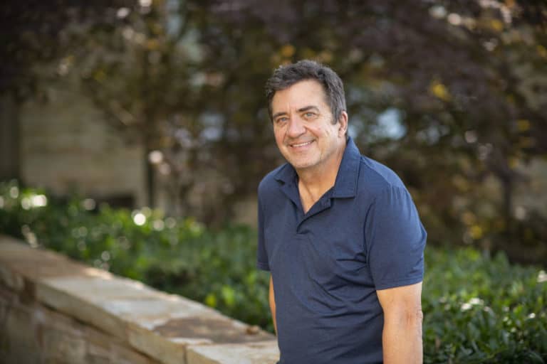 Famed Author Henry Cloud Chooses Uams For Knee Replacement Uams News