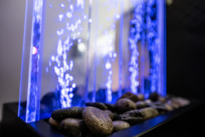 Bubble lights provide a soothing ambience.