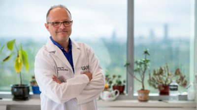UAMS’ Ruud P.M. Dings, Ph.D., hopes to improve treatment outcomes for cancer patients with an absence of good gut bacteria.