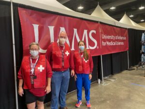UAMS volunteers at the Little Rock Marathon