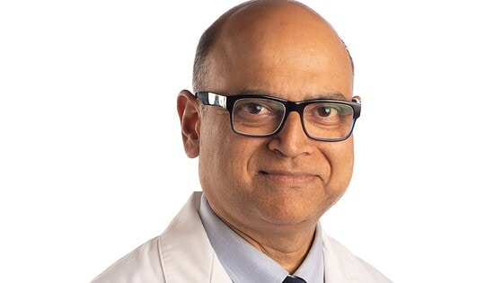 white-coat portrait of Venkat Kalapatapu, M.D.