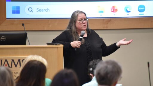 Amy Hester, an entrepreneur and adjunct faculty member in the UAMS College of Nursing, addresses the audience during her Aug. 17 lecture.